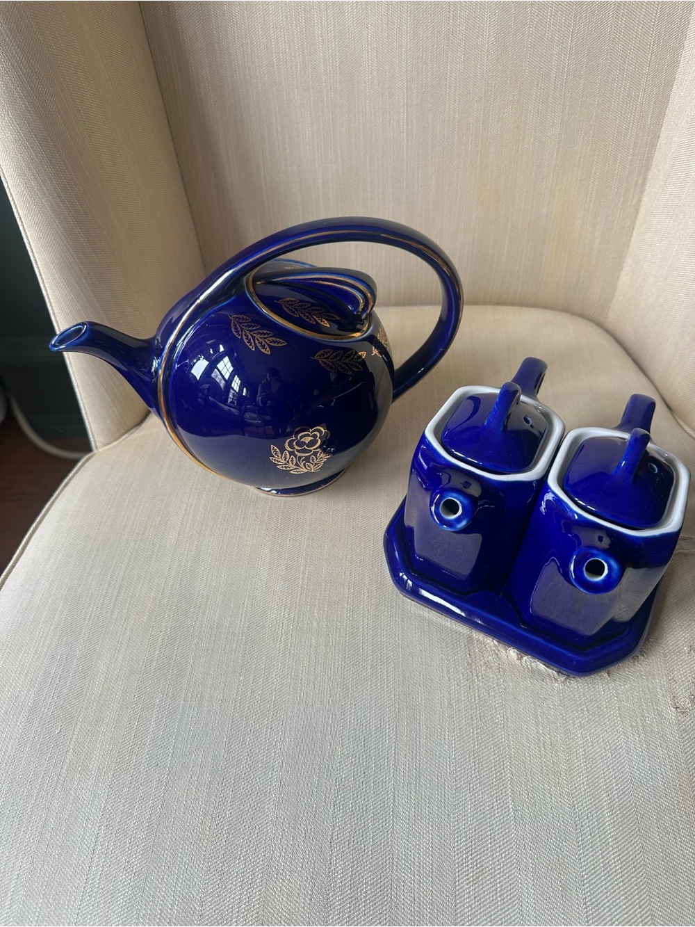 Hall China #448 Cobalt Blue 6 Cup Teapot Gold Filigree + 2 Hall #186 Creamers